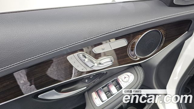 Mercedes-Benz GLC-Class 2020 — photo 20