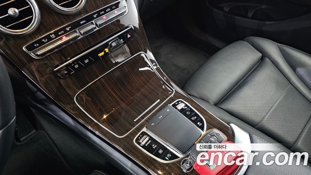 Mercedes-Benz GLC-Class 2020 — photo 28