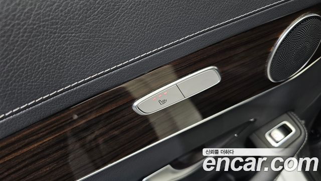 Mercedes-Benz GLC-Class 2020 — photo 31