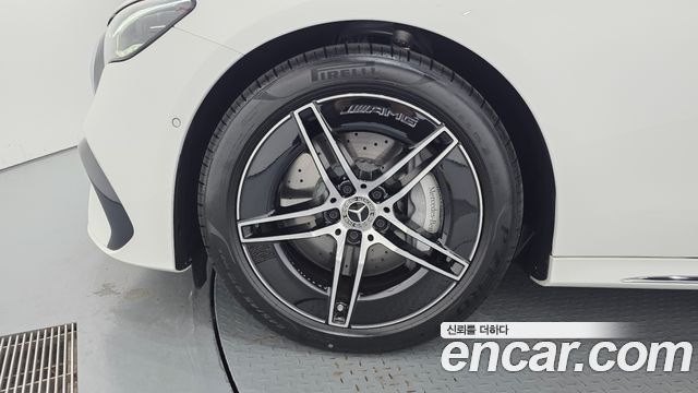 Mercedes-Benz E-Class 2026 — photo 5