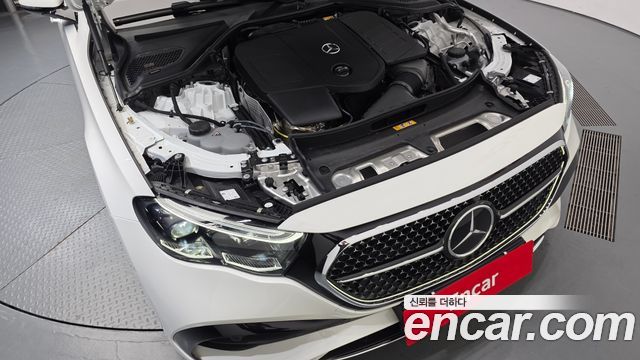 Mercedes-Benz E-Class 2026 — photo 6