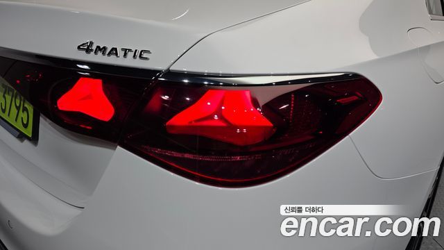 Mercedes-Benz E-Class 2026 — photo 9