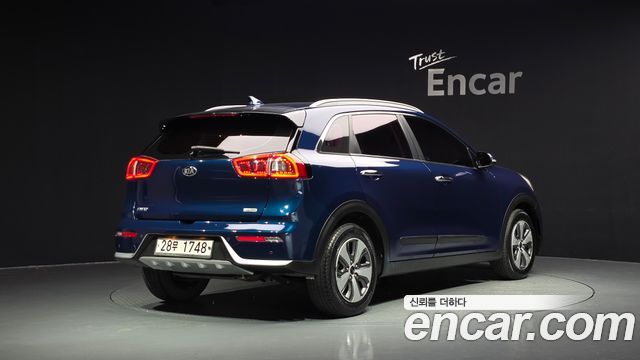 Kia Niro 2018 — photo 2