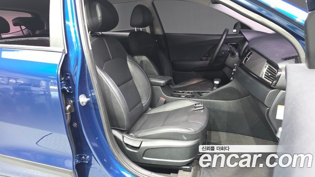 Kia Niro 2018 — photo 11