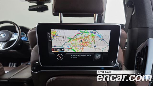 BMW 7-Series 2018 — photo 13