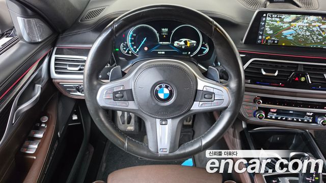 BMW 7-Series 2018 — photo 14