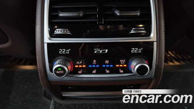 BMW 7-Series 2018 — photo 20