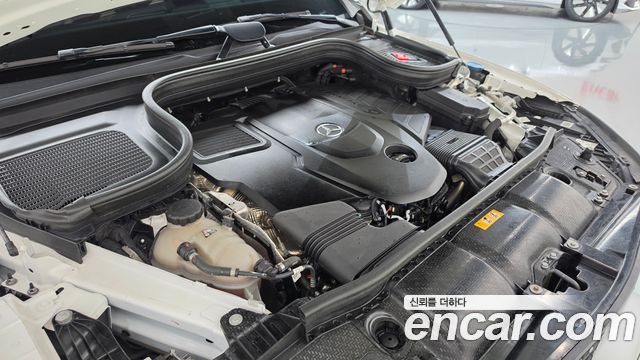 Mercedes-Benz GLE-Class 2020 — photo 6