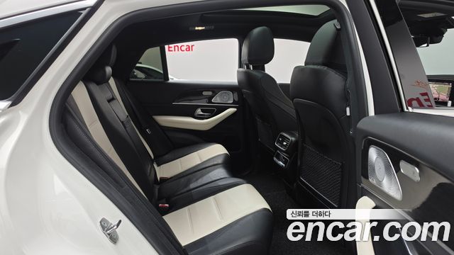 Mercedes-Benz GLE-Class 2020 — photo 17