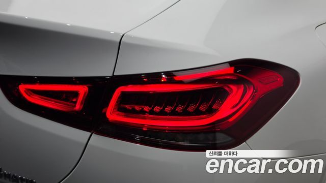 Mercedes-Benz GLE-Class 2020 — photo 9