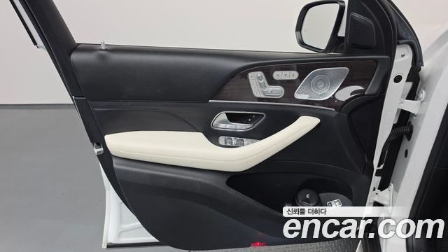 Mercedes-Benz GLE-Class 2020 — photo 14