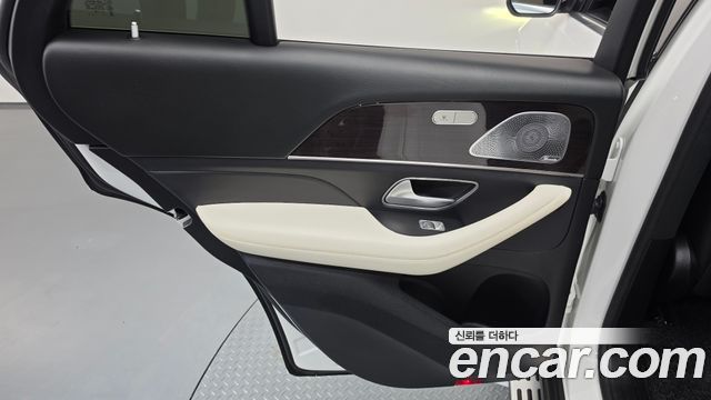 Mercedes-Benz GLE-Class 2020 — photo 15