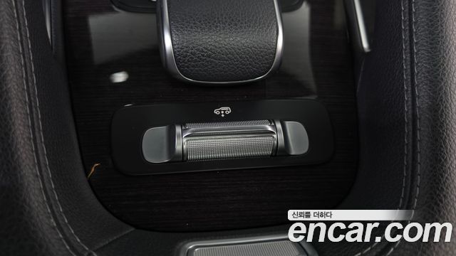 Mercedes-Benz GLE-Class 2020 — photo 32