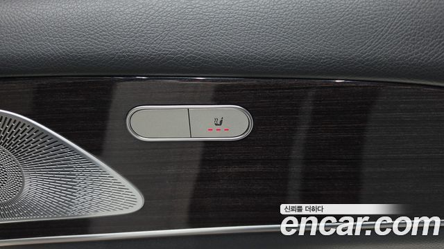 Mercedes-Benz GLE-Class 2020 — photo 33