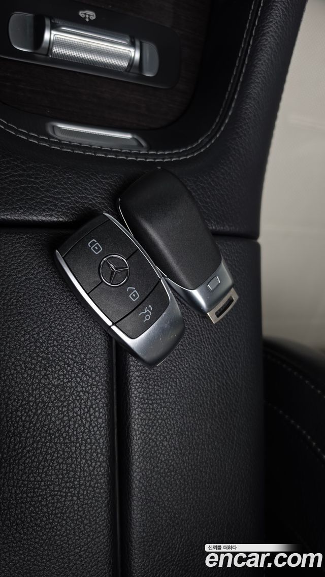 Mercedes-Benz GLE-Class 2020 — photo 34