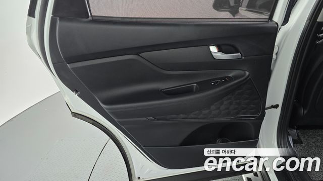 Hyundai Santafe 2023 — photo 15