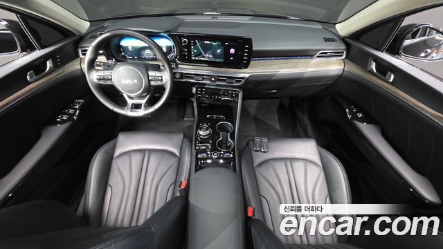 Kia K5 2023 — photo 10