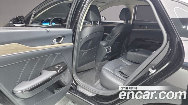 Kia K5 2023 — photo 17