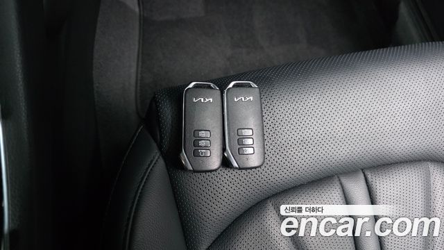 Kia K5 2023 — photo 22