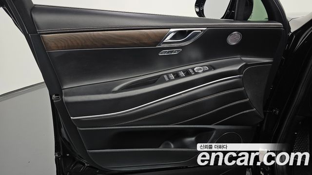 Genesis GV80 2022 — photo 14