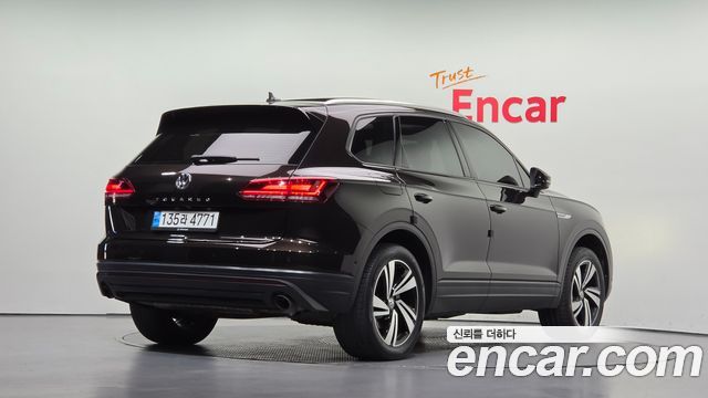 Volkswagen Touareg 2020 — photo 2