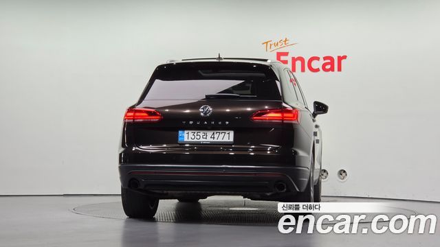 Volkswagen Touareg 2020 — photo 4