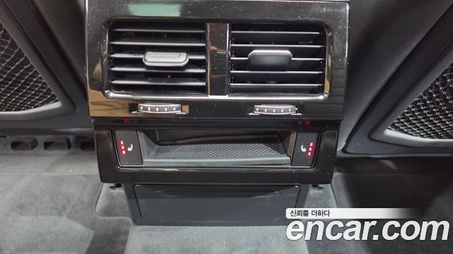 Volkswagen Touareg 2020 — photo 18