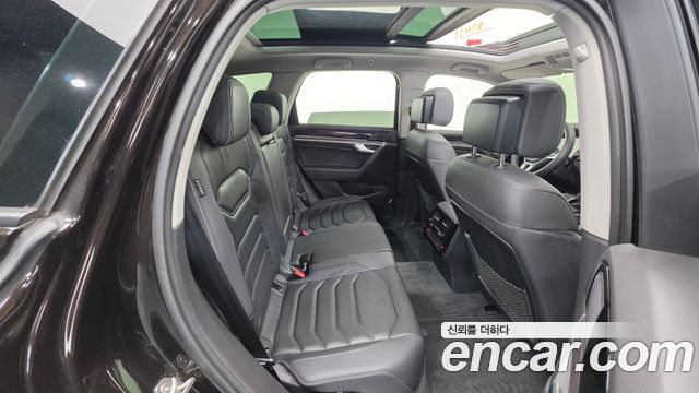 Volkswagen Touareg 2020 — photo 19