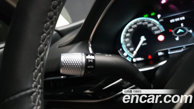 Genesis G80 2022 — photo 30