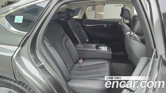 Genesis G80 2022 — photo 12