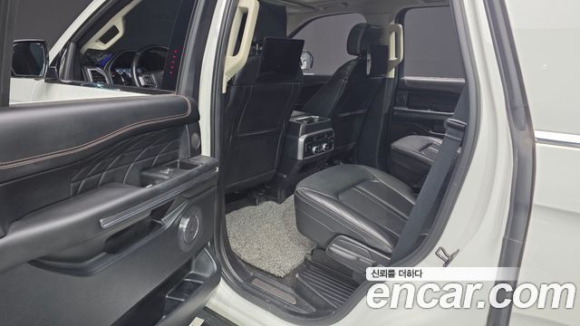 Ford Expedition 2021 — photo 17