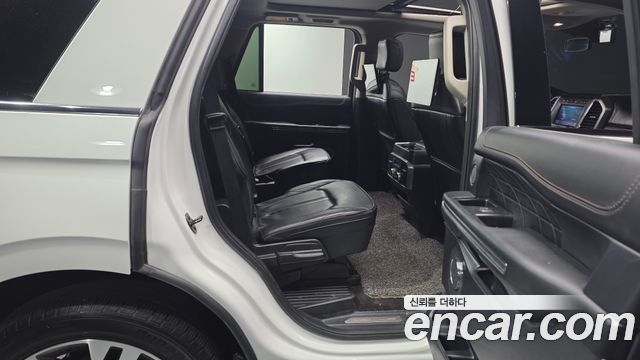 Ford Expedition 2021 — photo 18