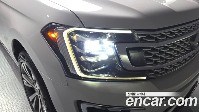 Ford Expedition 2021 — photo 8
