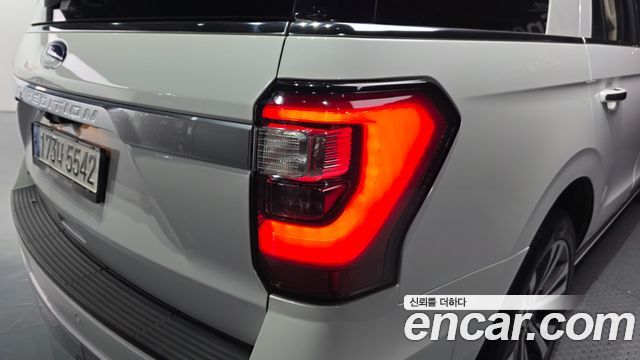 Ford Expedition 2021 — photo 9