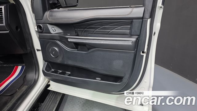 Ford Expedition 2021 — photo 14