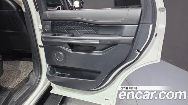 Ford Expedition 2021 — photo 15