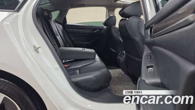 Honda Accord 2019 — photo 17