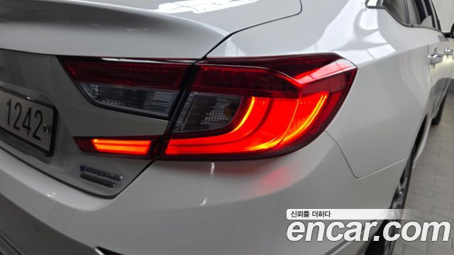 Honda Accord 2019 — photo 9