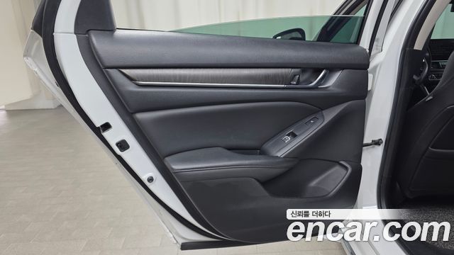 Honda Accord 2019 — photo 15