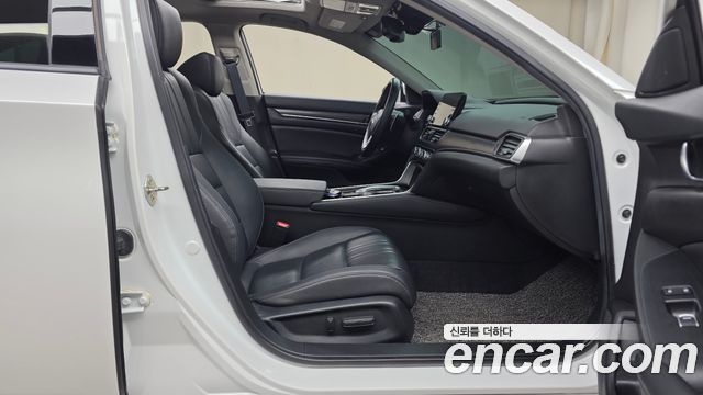 Honda Accord 2019 — photo 16
