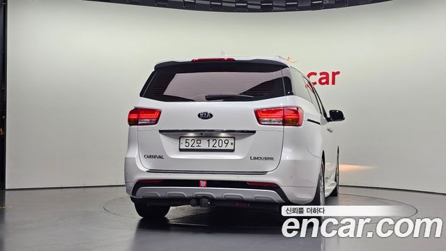 Kia Canival 2018 — photo 4