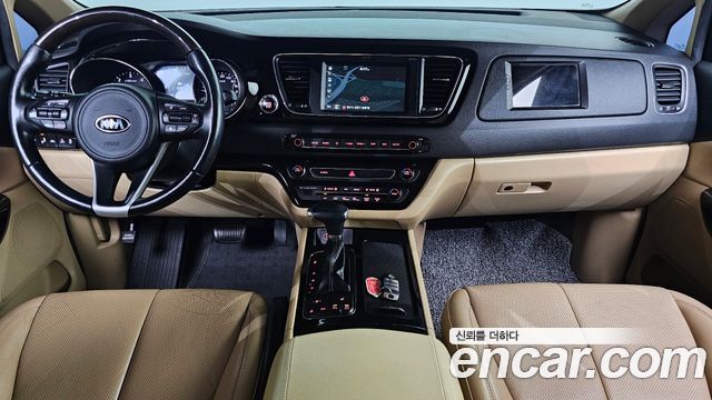 Kia Canival 2018 — photo 7