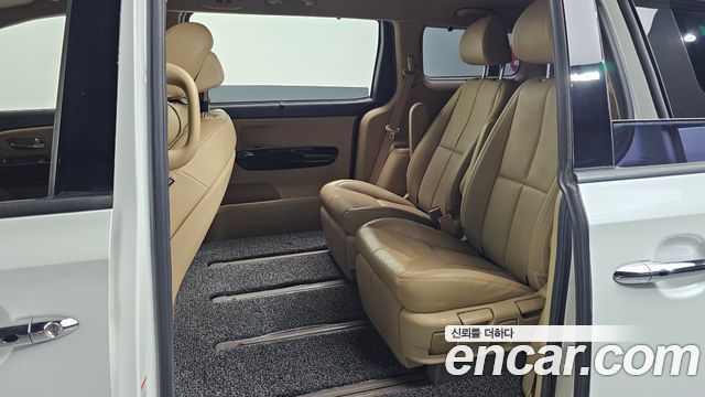 Kia Canival 2018 — photo 11