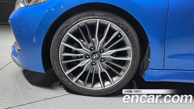 Hyundai AVANTE 2017 — photo 5