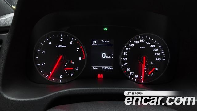 Hyundai AVANTE 2017 — photo 11