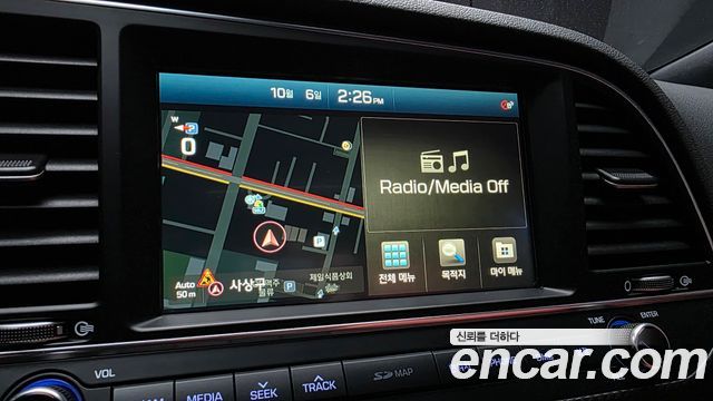 Hyundai AVANTE 2017 — photo 19