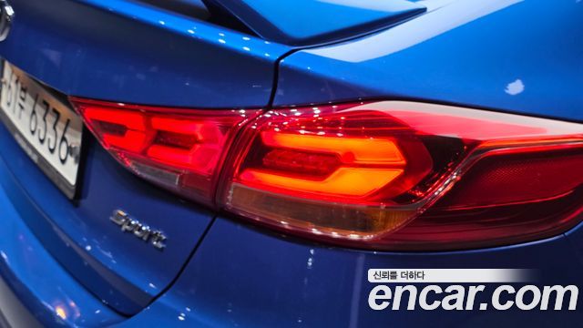 Hyundai AVANTE 2017 — photo 9