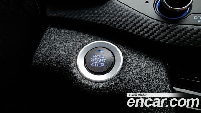 Hyundai AVANTE 2017 — photo 27