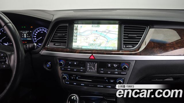 Hyundai Genesis 2015 — photo 19