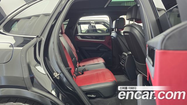 Porsche Cayenne 2024 — photo 17